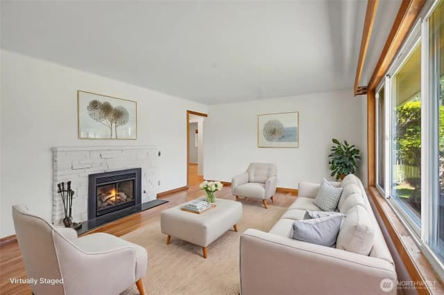 Property photo for 10749 30th Ave Ne, Seattle photo 2