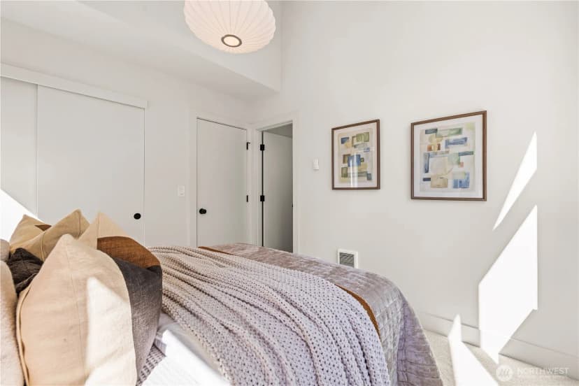 Property photo for 3026 Ne 95th Street #b, Seattle photo 17
