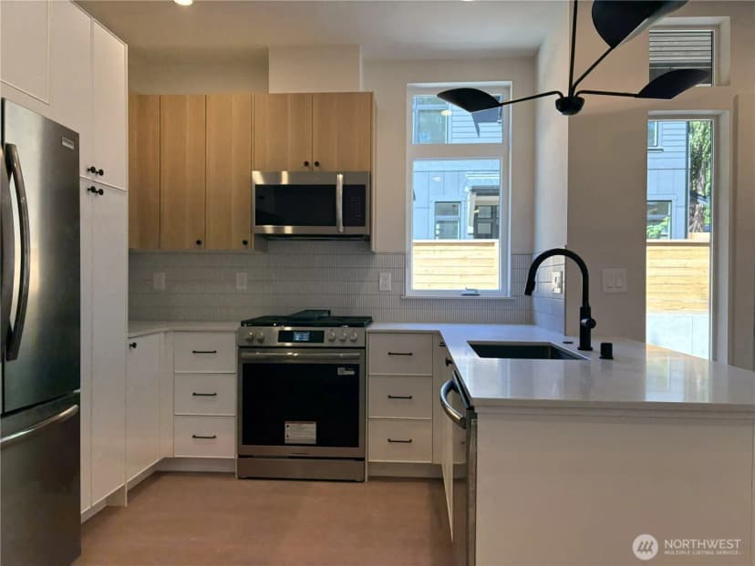 Property photo for 3026 Ne 95th Street #b, Seattle photo 7