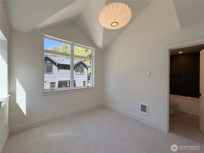 Property photo for 3026 Ne 95th Street #b, Seattle photo 18