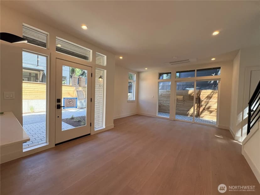 Property photo for 3026 Ne 95th Street #b, Seattle photo 9