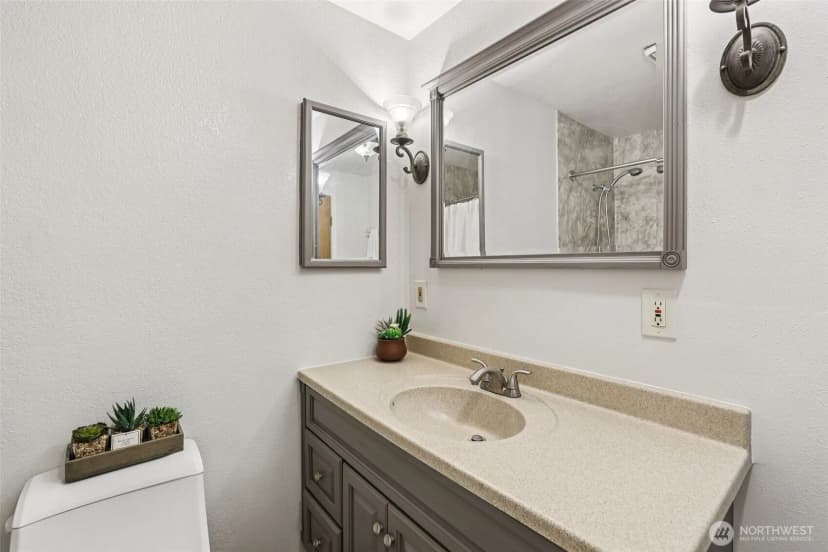 Property photo for 280 Nw Newport Way #b14, Issaquah photo 24