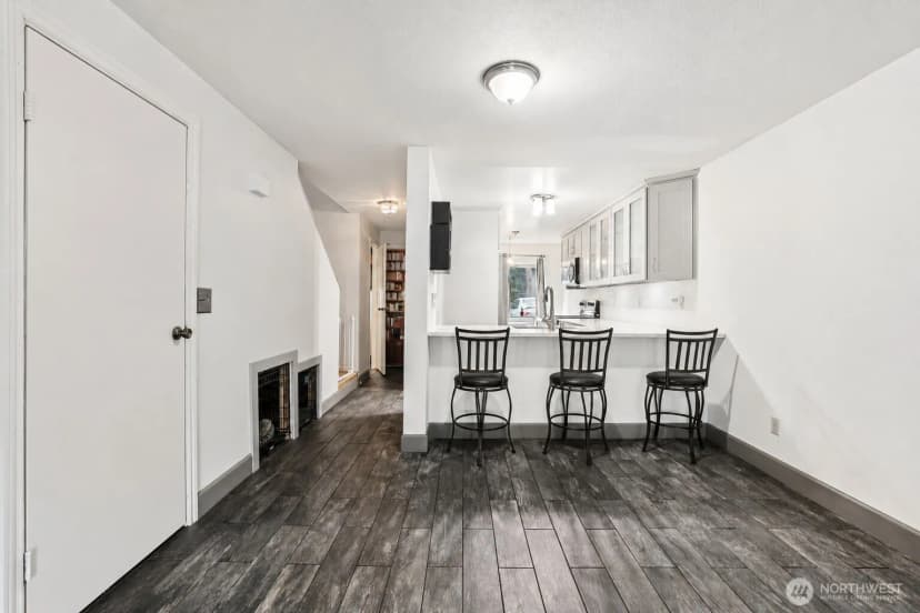 Property photo for 280 Nw Newport Way #b14, Issaquah photo 7