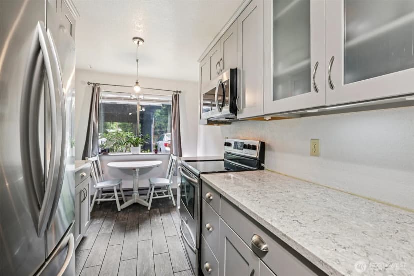 Property photo for 280 Nw Newport Way #b14, Issaquah photo 12