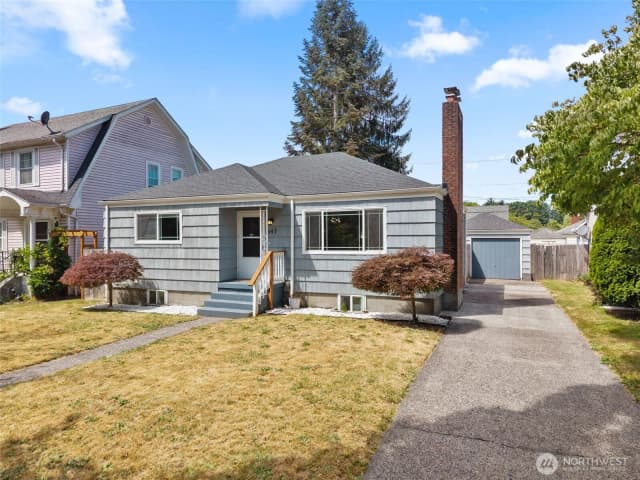 Property photo for 647 23rd Avenue, Longview