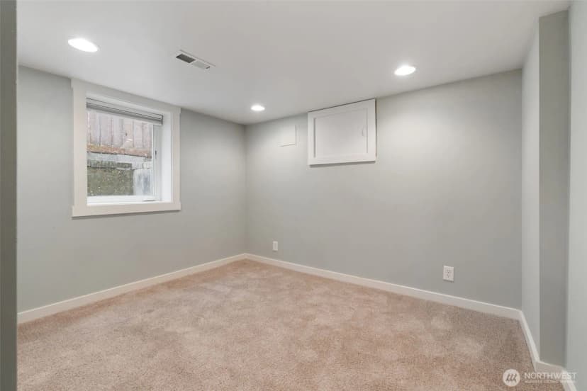 Property photo for 647 23rd Avenue, Longview photo 27