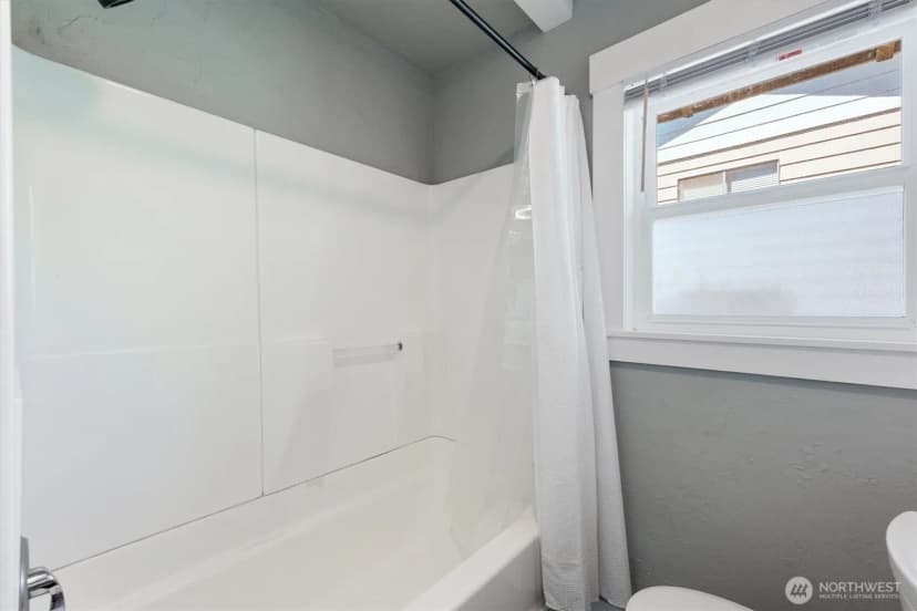 Property photo for 807 S Pearl Street, Centralia photo 19