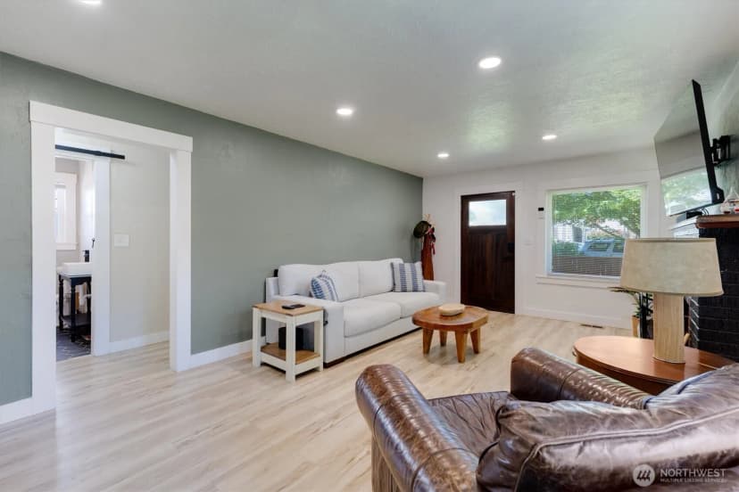 Property photo for 807 S Pearl Street, Centralia photo 6