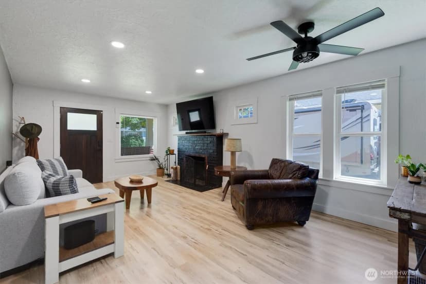 Property photo for 807 S Pearl Street, Centralia photo 5