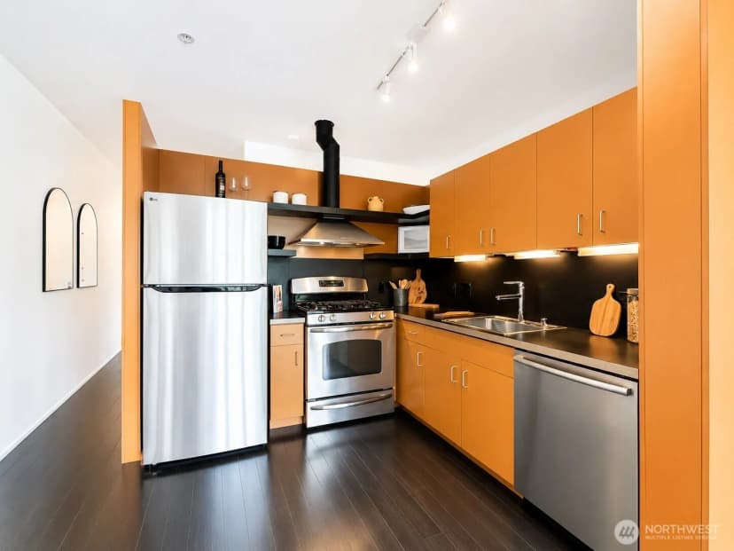 Property photo for 1111 E Pike Street #303, Seattle photo 3