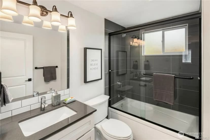 Property photo for 1529 Sturgus Avenue S, Seattle photo 10