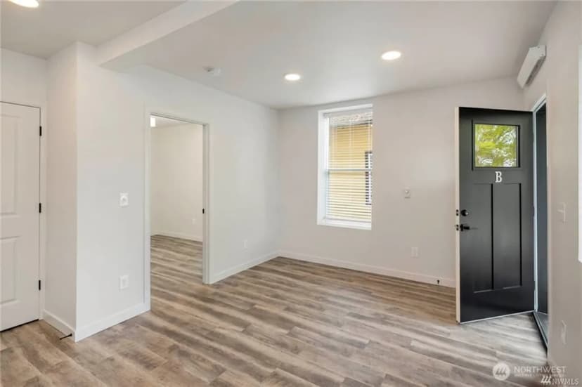 Property photo for 1529 Sturgus Avenue S, Seattle photo 17
