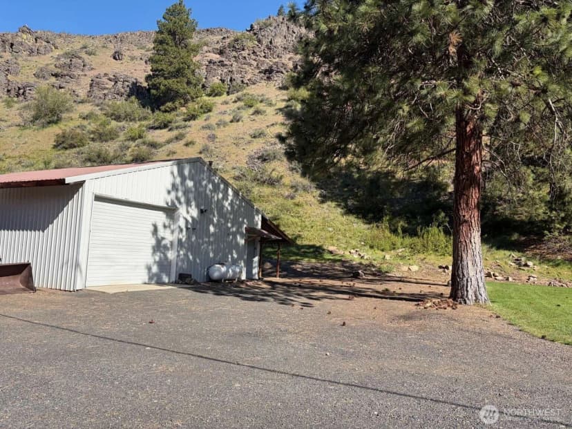 Property photo for 15551 State Route 410, Naches photo 4
