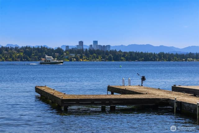 Property photo for 814 Mcgilvra Boulevard E, Seattle photo 5