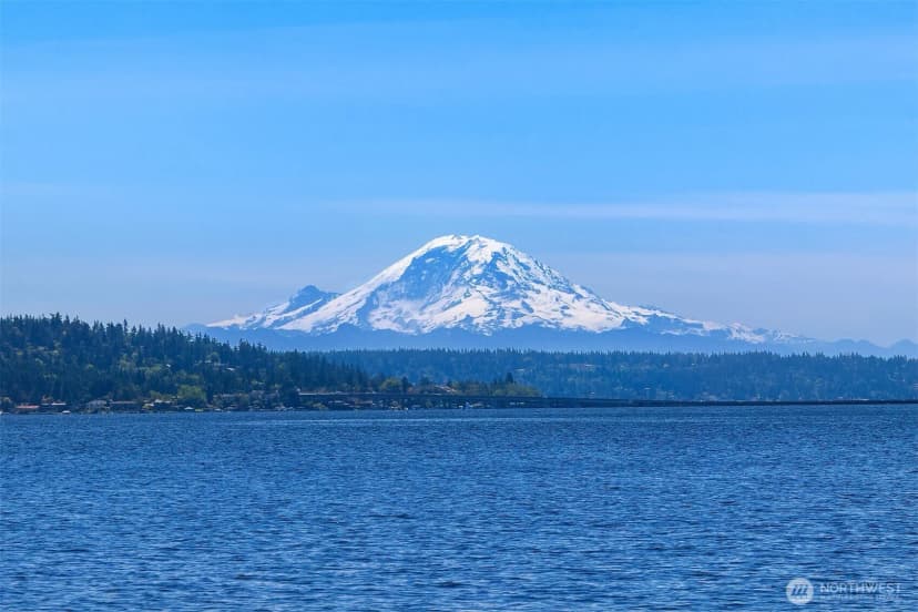 Property photo for 814 Mcgilvra Boulevard E, Seattle photo 6