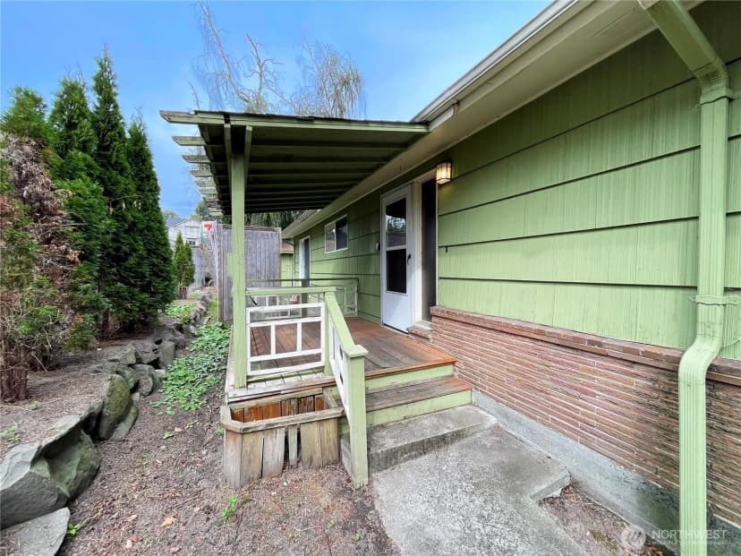 Property photo for 1706 Ne 82nd St, Seattle photo 4