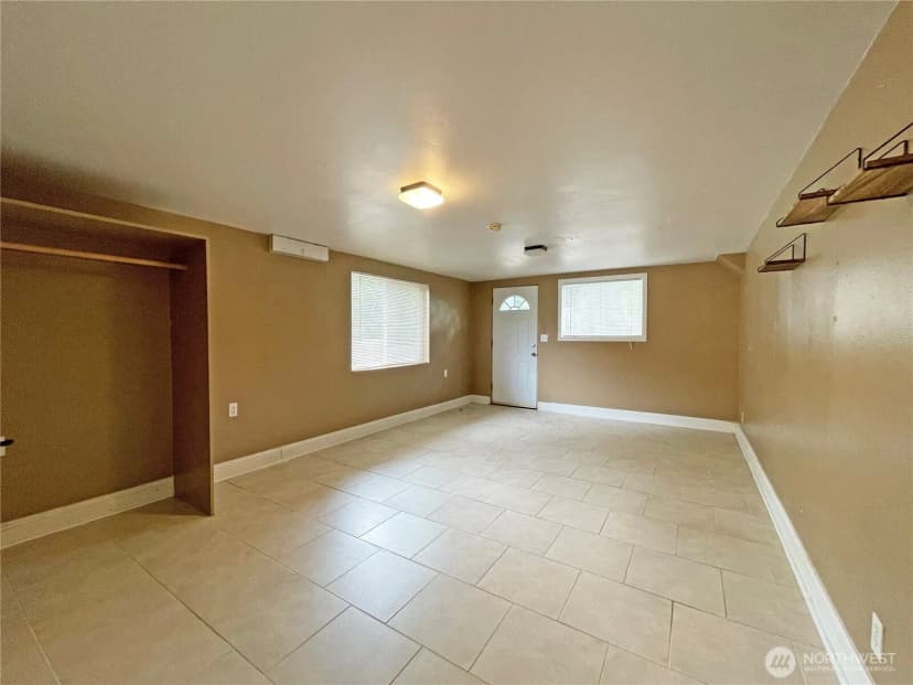 Property photo for 1706 Ne 82nd St, Seattle photo 14