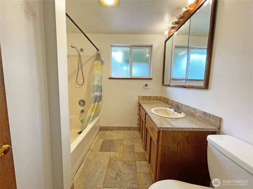 Property photo for 1706 Ne 82nd St, Seattle photo 11