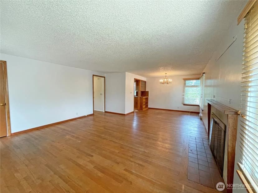 Property photo for 1706 Ne 82nd St, Seattle photo 6