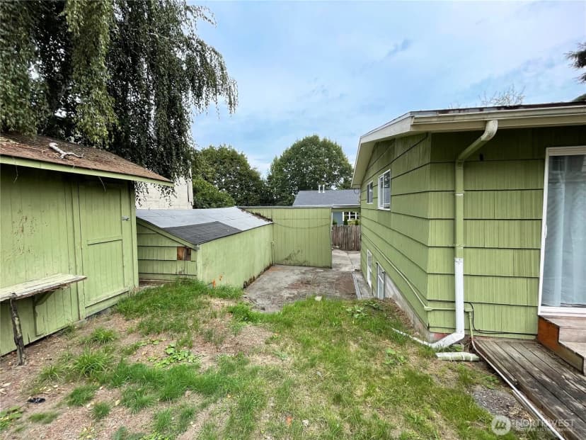 Property photo for 1706 Ne 82nd St, Seattle photo 22