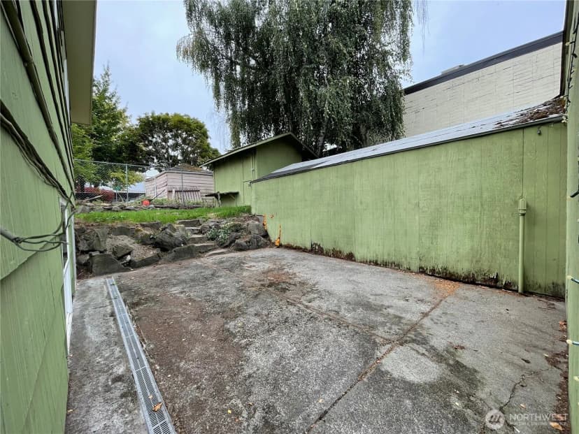 Property photo for 1706 Ne 82nd St, Seattle photo 23