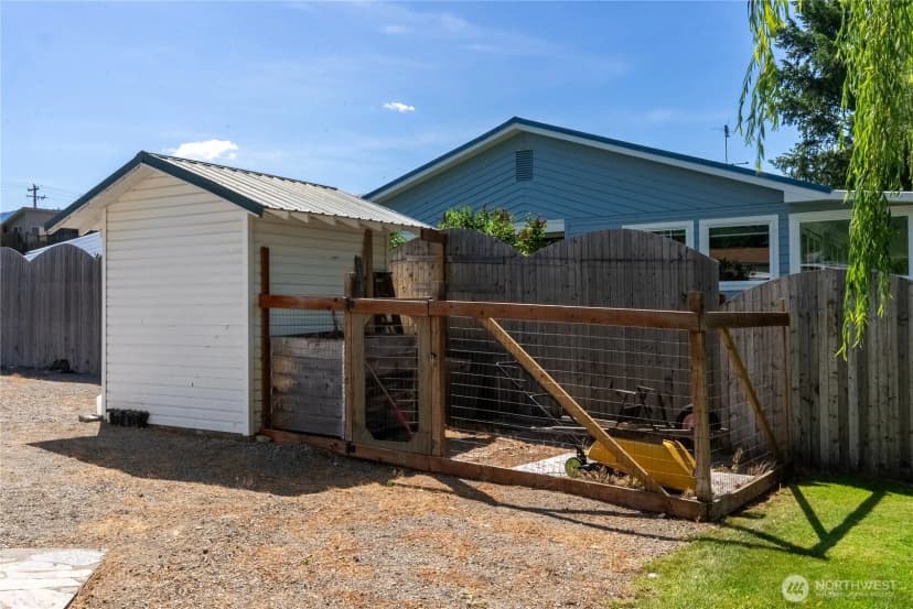 Property photo for 23 Lakeview Loop, Oroville photo 25