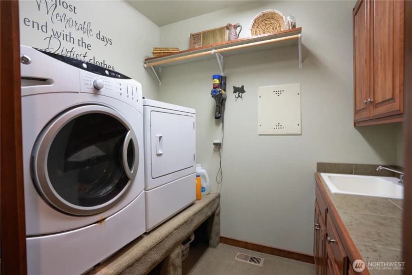 Property photo for 810 Big Pine Way, Forks photo 32