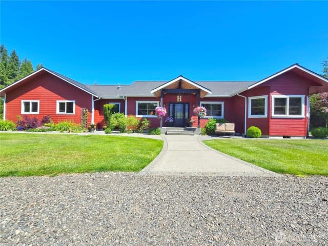 Property photo for 810 Big Pine Way, Forks