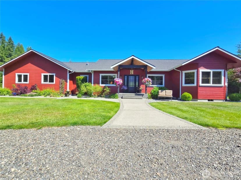 Property photo for 810 Big Pine Way, Forks