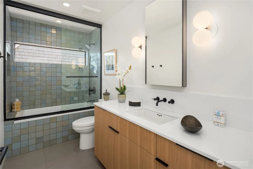 Property photo for 628 36th Avenue, Seattle photo 30