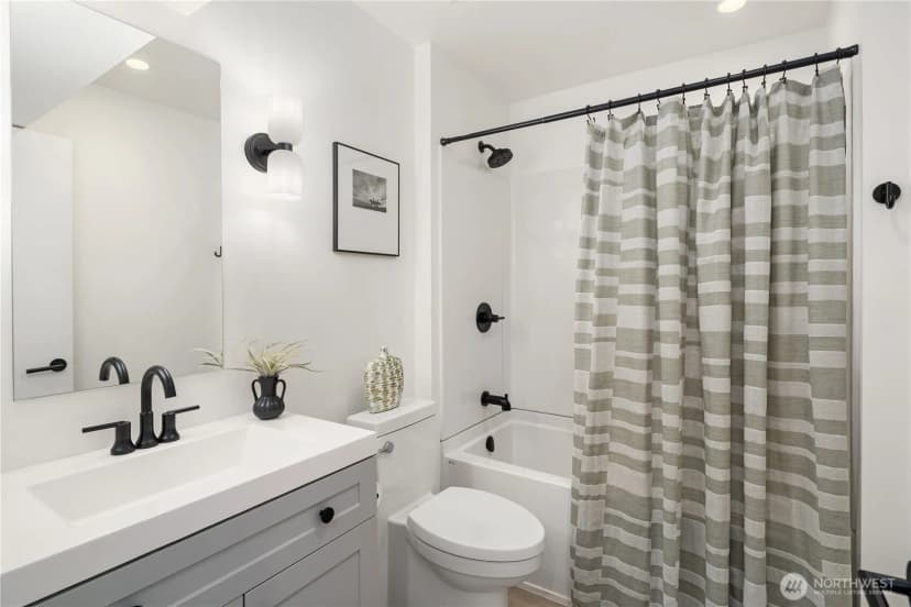 Property photo for 628 36th Avenue, Seattle photo 33