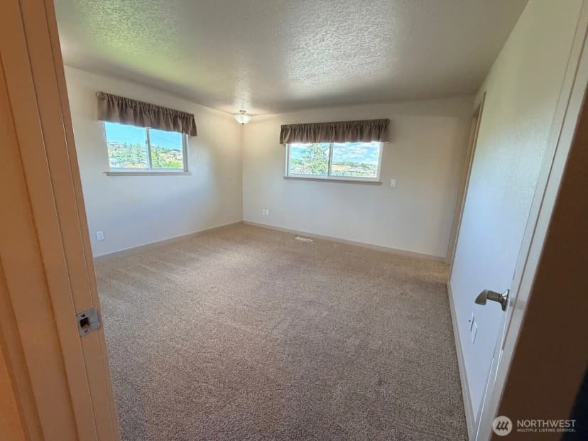 Property photo for 7909 Englewood Crest Drive, Yakima photo 7