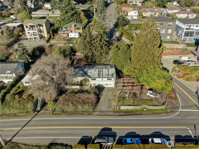 Property photo for 6330 Ne 181st Street, Kenmore photo 4