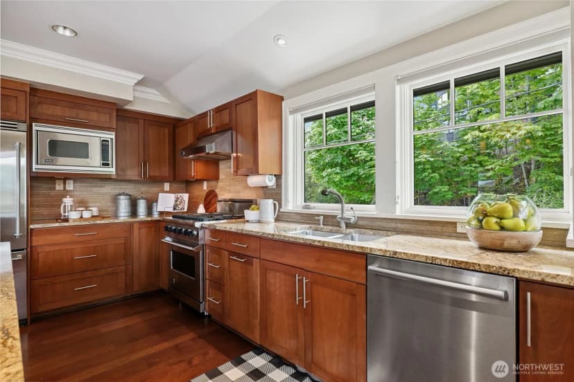 Property photo for 506 Lakeside Avenue S #w1, Seattle photo 14