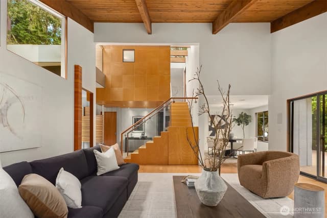 Property photo for 10020 Ne 27th Street, Bellevue photo 5