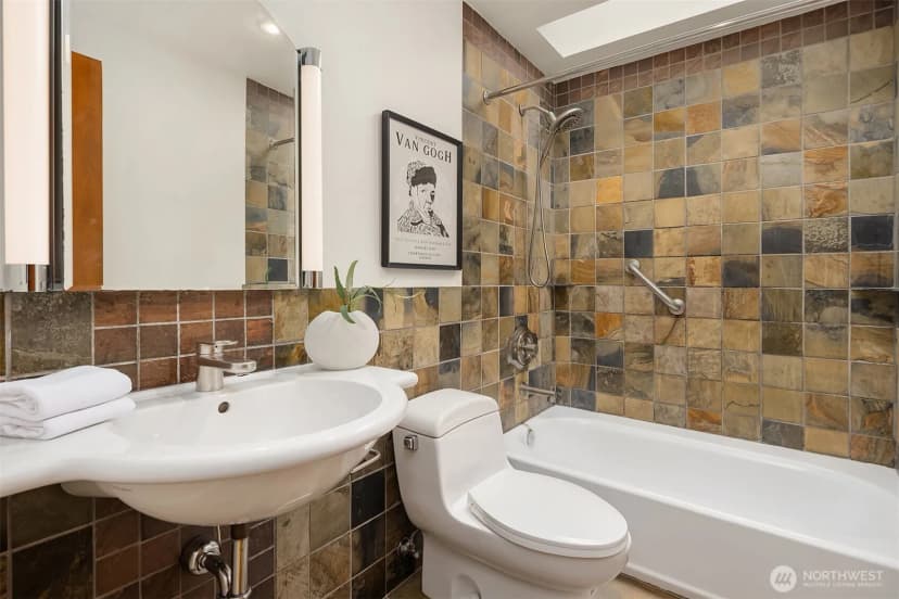 Property photo for 10020 Ne 27th Street, Bellevue photo 24