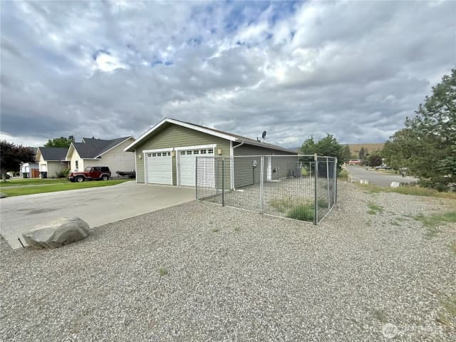 Property photo for 727 Kenwood Street, Omak photo 5