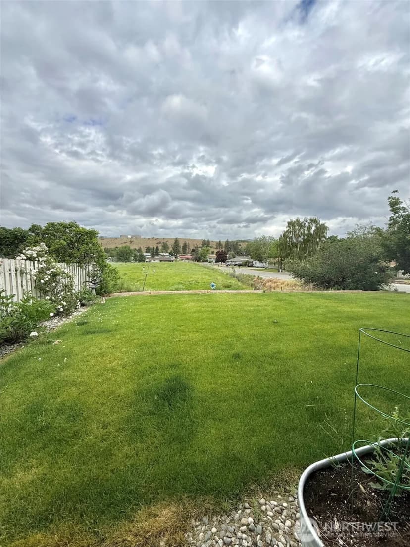 Property photo for 727 Kenwood Street, Omak photo 9