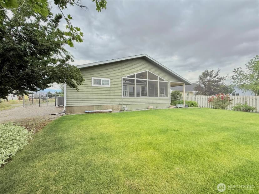 Property photo for 727 Kenwood Street, Omak photo 7