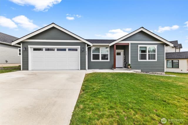Property photo for 2193 Lagerwey Circle, Lynden