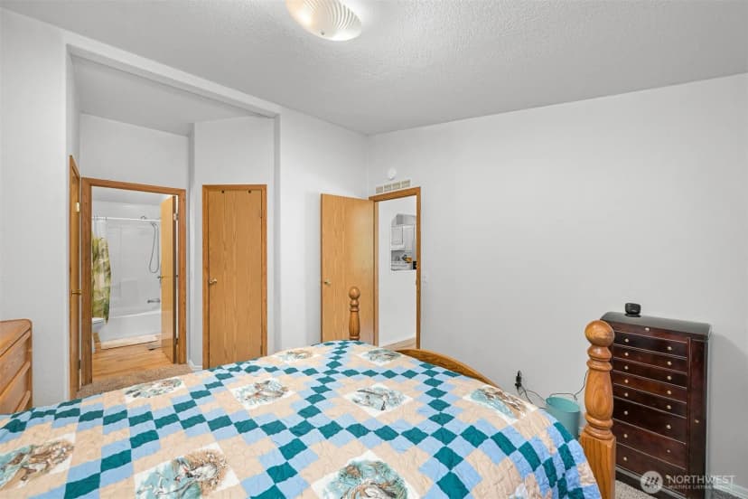 Property photo for 2174 Yew Street Road #22, Bellingham photo 25