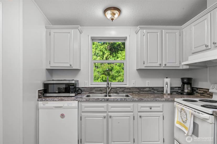 Property photo for 2174 Yew Street Road #22, Bellingham photo 17