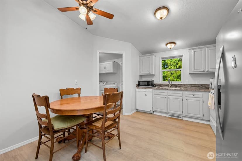 Property photo for 2174 Yew Street Road #22, Bellingham photo 16