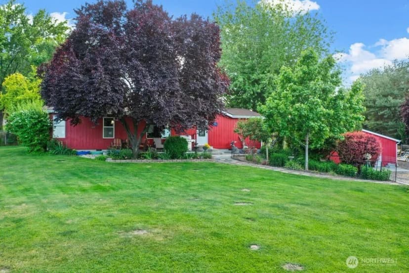 Property photo for 847 N Bretz Pr Ne, Richland photo 2