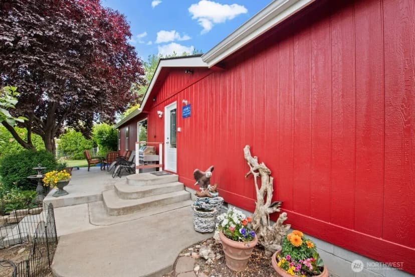 Property photo for 847 N Bretz Pr Ne, Richland photo 6