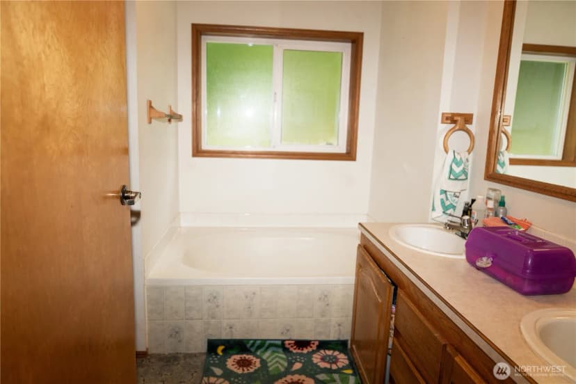 Property photo for 301 W Alder Drive, Sedro Woolley photo 9