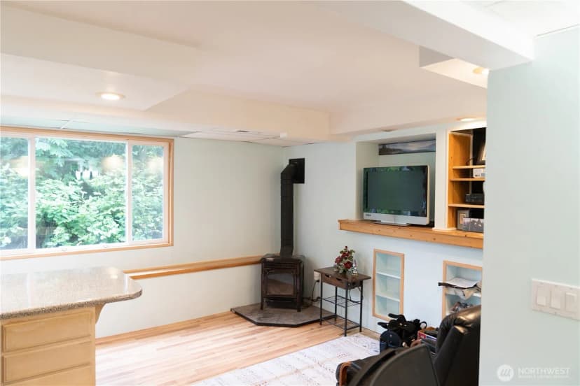 Property photo for 301 W Alder Drive, Sedro Woolley photo 19