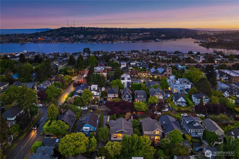 Property photo for 2212 Federal Avenue E, Seattle photo 39