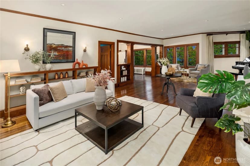 Property photo for 2212 Federal Avenue E, Seattle photo 10