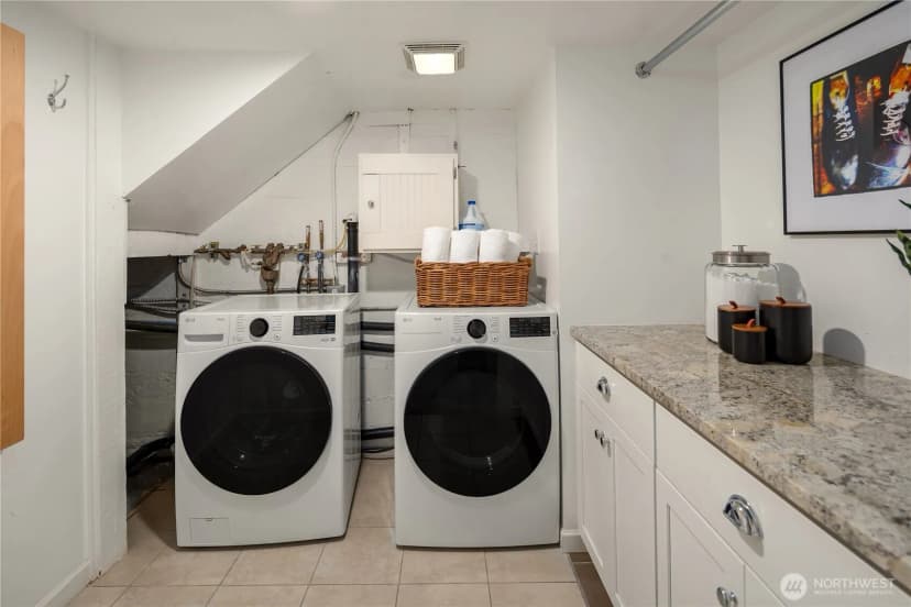 Property photo for 2212 Federal Avenue E, Seattle photo 33